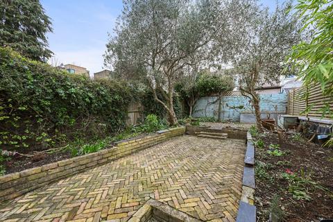 18 Grove Place, London, W3 6AS