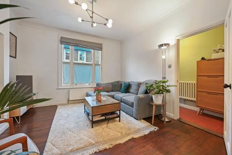 18 Grove Place, London, W3 6AS