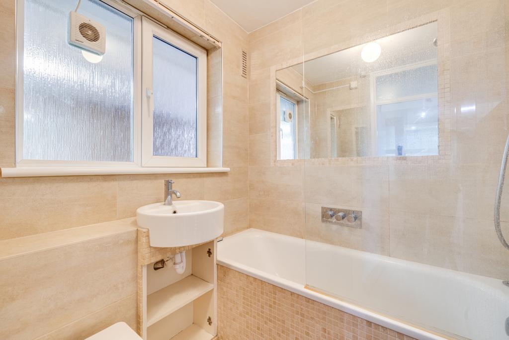 Apartment in London - View 3