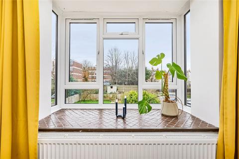 2 bedroom flat to rent, Oakdale Road, London, SW16