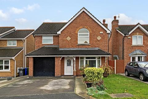 4 bedroom detached house for sale - Widnes WA8