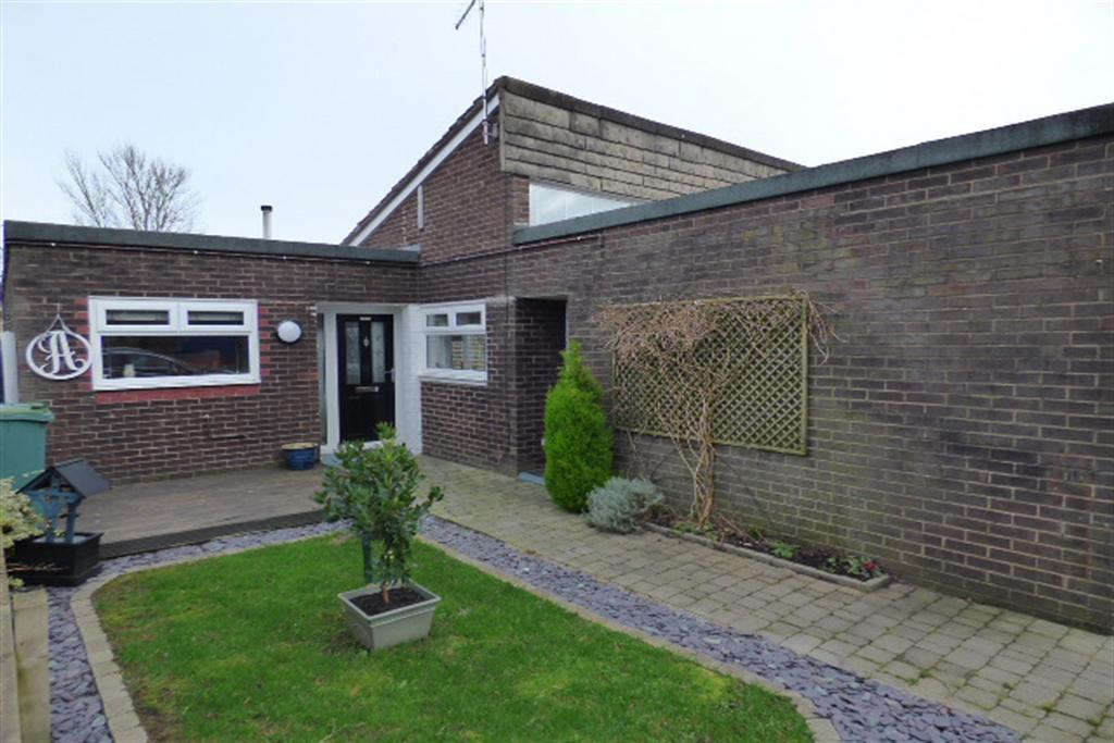 Halton Lodge, Runcorn WA7 3 bed bungalow for sale £165,000