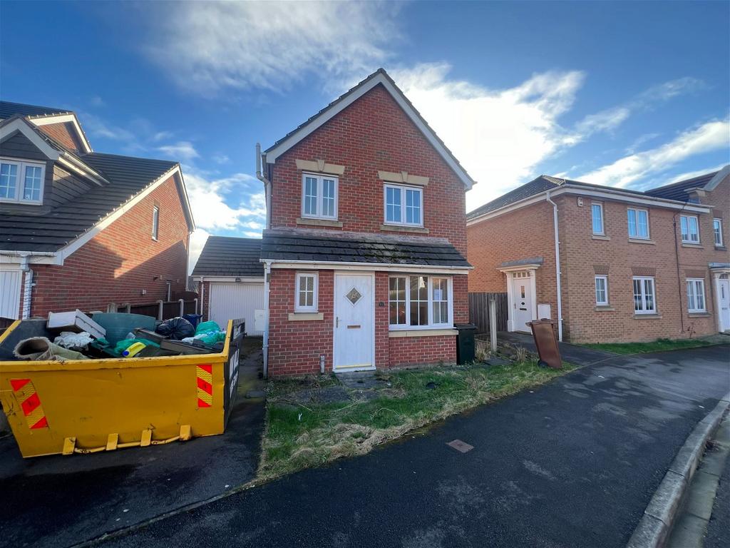 Pennyfields, BoltonUponDearne, Rotherham, S63 3 bed detached house to