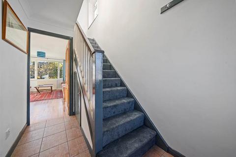 4 Downside Walk, Brentford, TW8 8DN