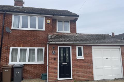 3 bedroom end of terrace house to rent - Rose Glen, Chelmsford CM2