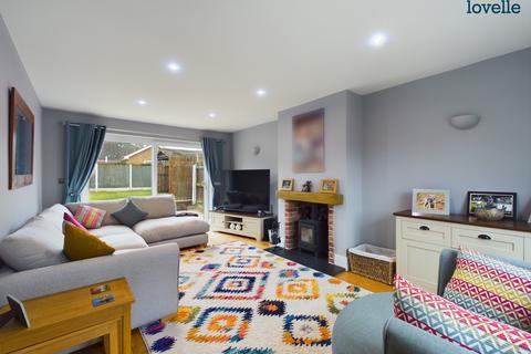 4 Jacksons Field, Middle Rasen, Market Rasen, LN8 3LB