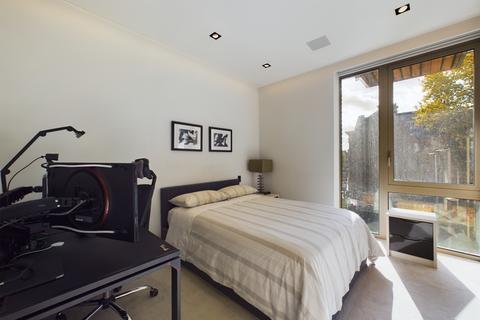 1 bedroom flat for sale, Chatsworth House, Duchess Walk, London, SE1