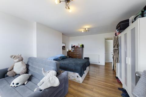 1 bedroom flat for sale, Plough Way, London, SE16
