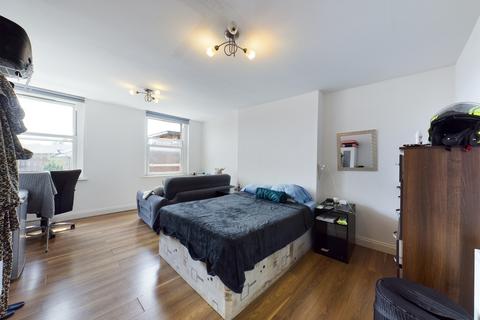 1 bedroom flat for sale, Plough Way, London, SE16