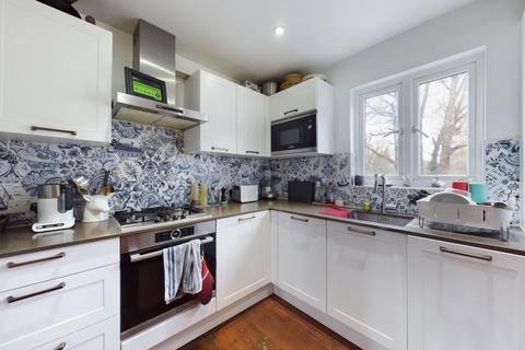 2 bedroom flat for sale, Plough Way, London, SE16