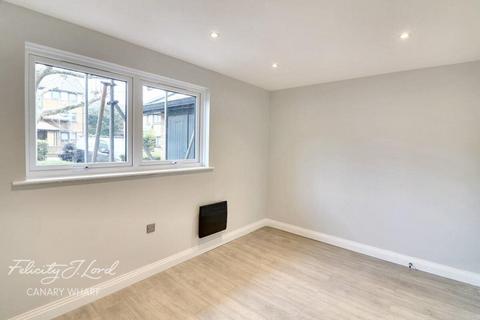 2 bedroom apartment to rent, Taeping Street, London