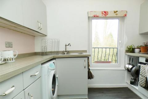 1 bedroom apartment for sale, Hollinside, Huyton, Liverpool