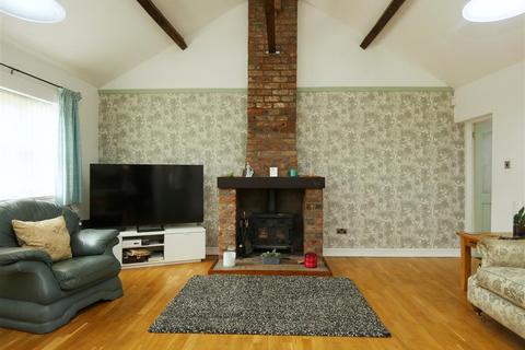 3 bedroom bungalow for sale, Tarbock Road, Huyton, Liverpool