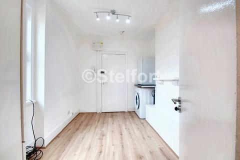 undefined, Archway Road, London, N6