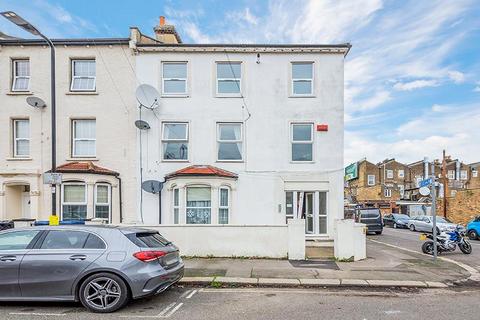 Flat 4, 19 Gloucester Road, London, W3 8PD