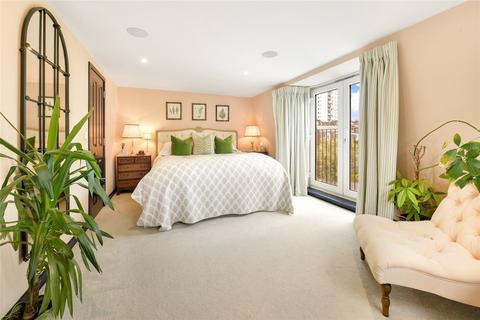 4 bedroom end of terrace house for sale, Woolneigh Street, Fulham, London, SW6