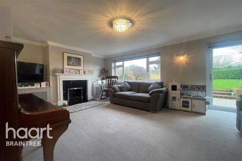 4 bedroom detached house to rent, Bulford Lane