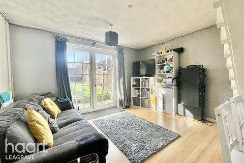 2 bedroom terraced house for sale, Osprey Walk, Luton