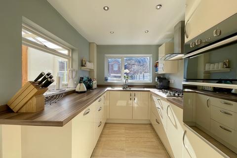 73 Okehampton Road, Exeter, EX4 1EP