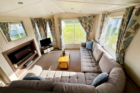 2 bedroom static caravan for sale - Caldecott Hall Country Park, Beccles Road NR31