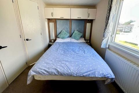 2 bedroom static caravan for sale - Caldecott Hall Country Park, Beccles Road NR31