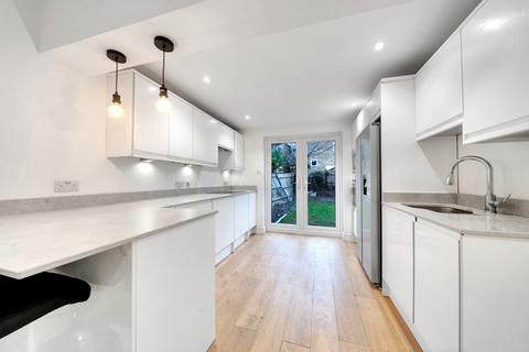 3 bedroom semi-detached house for sale - Melbourne Grove, East Dulwich SE22
