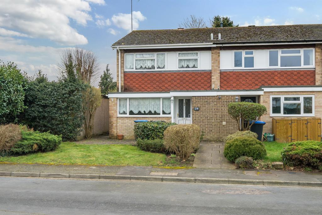 Rivermead, Byfleet, KT14 3 bed end of terrace house for sale £425,000