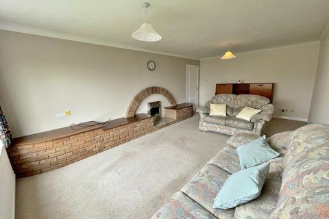 3 bedroom detached bungalow for sale, Warren Close, Watlington