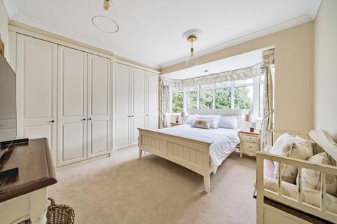 7 Greenways, Beckenham, BR3 3NG