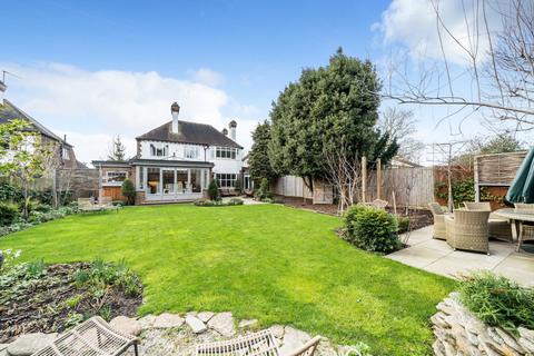 7 Greenways, Beckenham, BR3 3NG