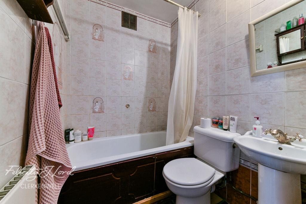 Golden Lane Estate, EC1 1 bed flat for sale £300,000