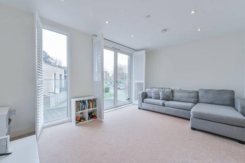 5 bedroom detached house to rent, Bourke Close, Clapham Park, London, SW4