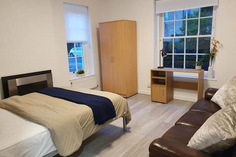 4 bedroom flat to rent, Sancroft House, London SE11