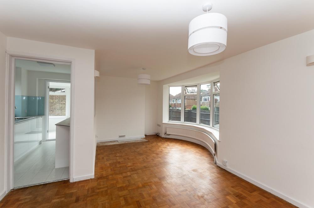 Grand Avenue, Hassocks BN6 2 bed detached house to rent £1,400 pcm (£