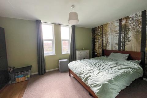 2 bedroom apartment for sale, Yew Tree Gardens, Nailsea, North Somerset, BS48