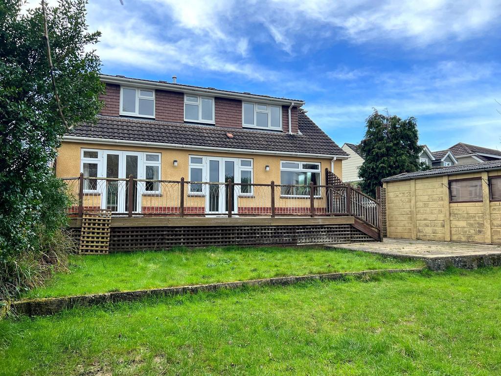Osborne Road, New Milton, Hampshire.... 4 bed detached house for sale