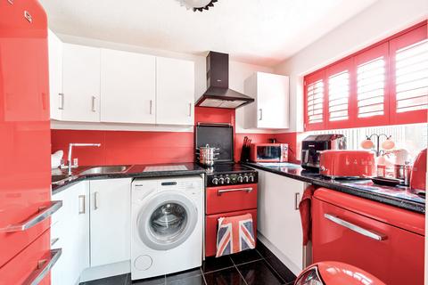 3 bedroom semi-detached house for sale, Provene Gardens, Waltham Chase, Southampton, Hampshire, SO32