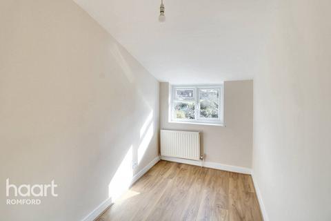 143 Marks Road, Romford, RM7 7AF