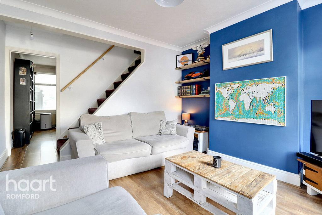 Marks Road, Romford 3 bed end of terrace house for sale £400,000