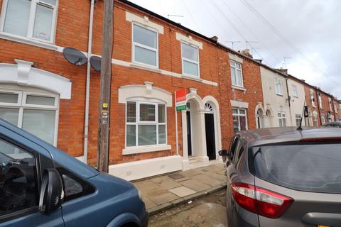 3 bedroom terraced house to rent - Hervey Street, Northampton NN1