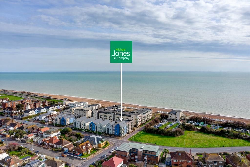 Eirene Road, GoringbySea, Worthing, West Sussex, BN12 2 bed flat for