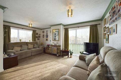 60 Clover Road, Attleborough, NR17 2JQ