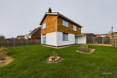 60 Clover Road, Attleborough, NR17 2JQ