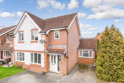 3 bedroom semi-detached house for sale - Matthews Drive, Maidenbower, Crawley, West Sussex