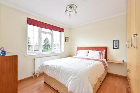 4 bedroom semi-detached house for sale, Maple Lodge Close, Maple Cross, Rickmansworth