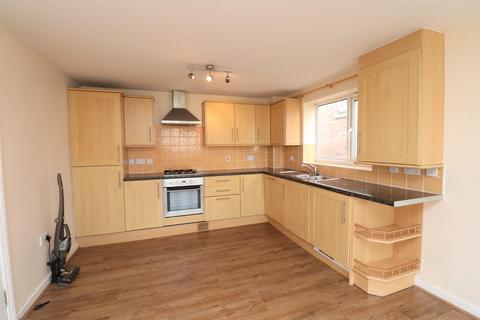2 bedroom flat to rent, Owlcotes Road, Pudsey, West Yorkshire, UK, LS28