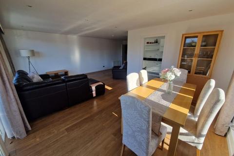 2 bedroom flat to rent, Queens Lane North, West End, Aberdeen, AB15