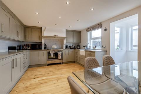 122 Hemingfield Road, Hemingfield, Barnsley, S73 0QA