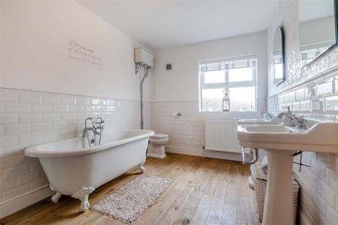 122 Hemingfield Road, Hemingfield, Barnsley, S73 0QA