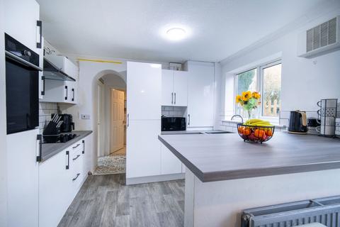 42 Brynawel, Caerphilly, CF83 2EX